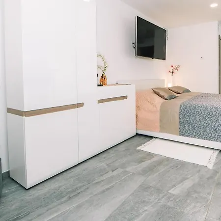 Awesome In W/ Outdoor Swimming Pool, Wifi And 1 Bedrooms Apartment Bled