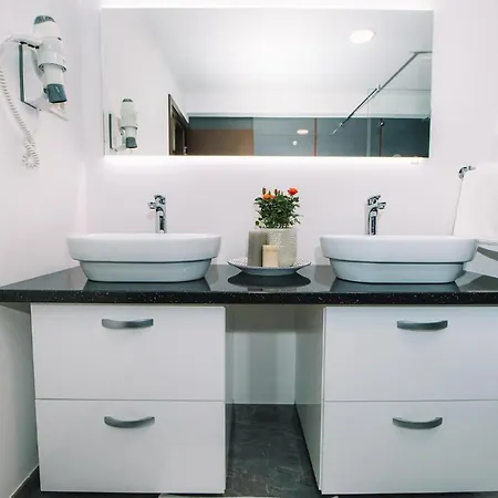 Apartment Awesome In W/ Outdoor Swimming Pool, Wifi And 1 Bedrooms *